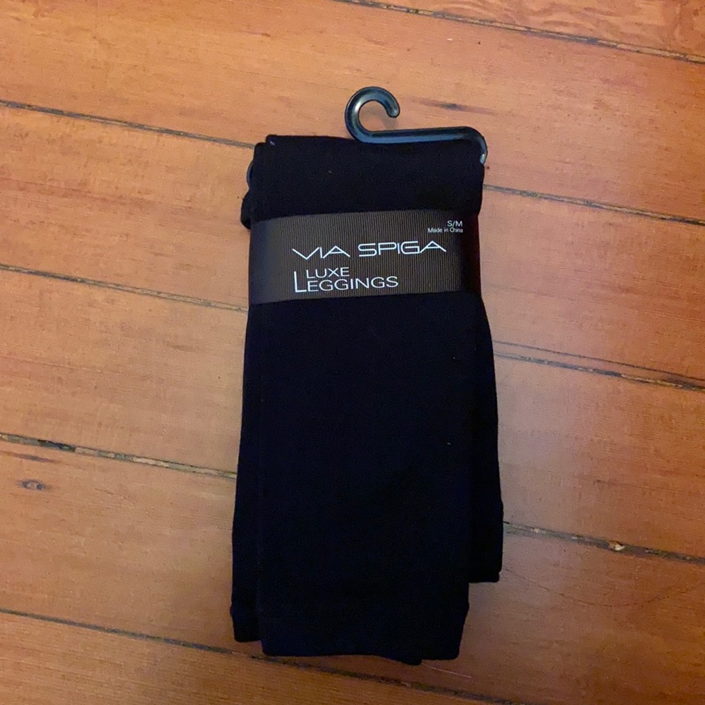 Brand new never worn VIA Spiaga leggings